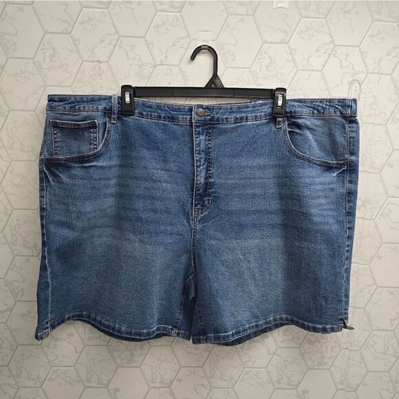 Terra & Sky Women's Plus Size Bermuda Denim Shorts, 7” Inseam, Size 4X (23W-30W) - Picture 5 of 10